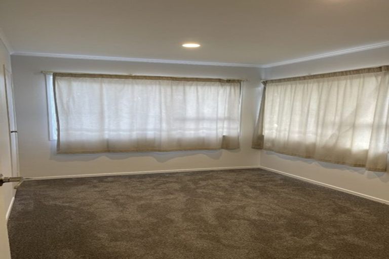 Photo of property in 73 Triangle Road, Massey, Auckland, 0614