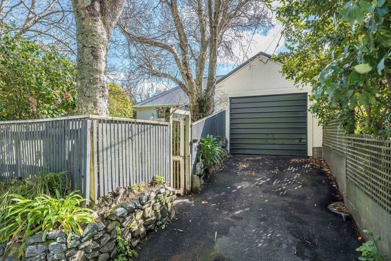 Photo of property in 17 Warwick Street, Wilton, Wellington, 6012