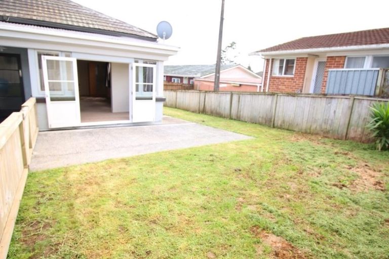 Photo of property in 27a West Coast Road, Glen Eden, Auckland, 0602