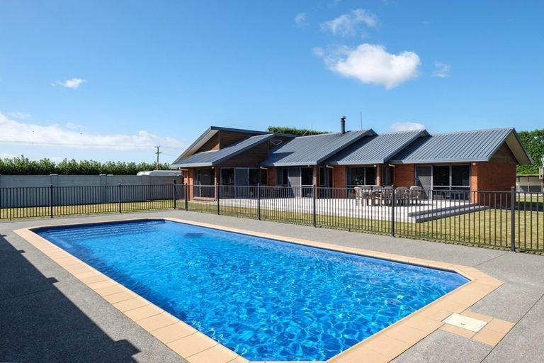 Photo of property in 18 Jackson Road, Waerengaahika, Gisborne, 4071