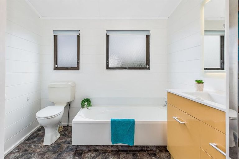 Photo of property in 29 James Cook Drive, Whitby, Porirua, 5024