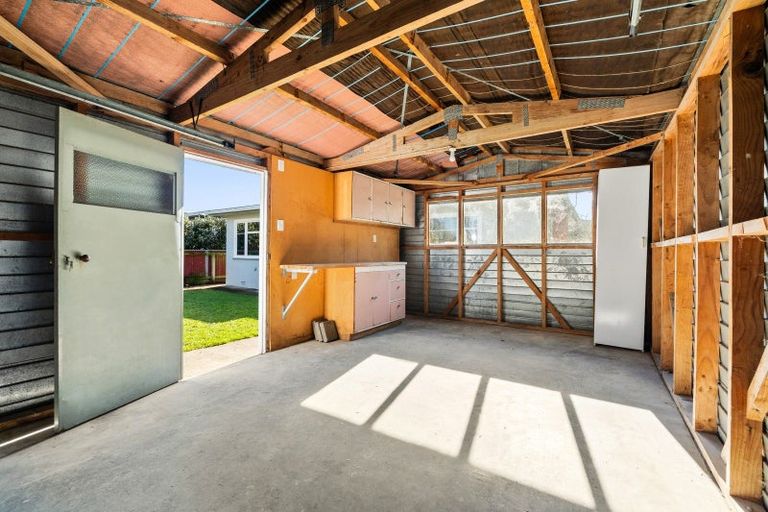 Photo of property in 75 Pahiatua Street, Hokowhitu, Palmerston North, 4410