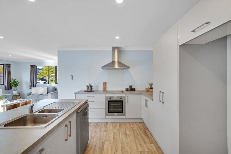 Photo of property in 9 Makawe Roa Street, Marshland, Christchurch, 8083