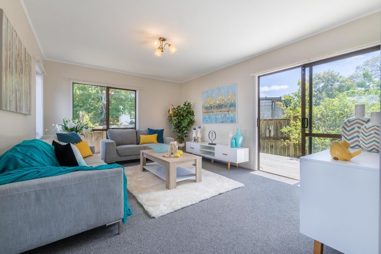 Photo of property in 105 Moire Road, West Harbour, Auckland, 0618