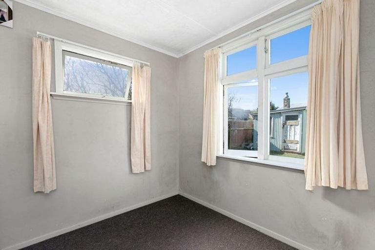 Photo of property in 16 Riddlers Crescent, Petone, Lower Hutt, 5012