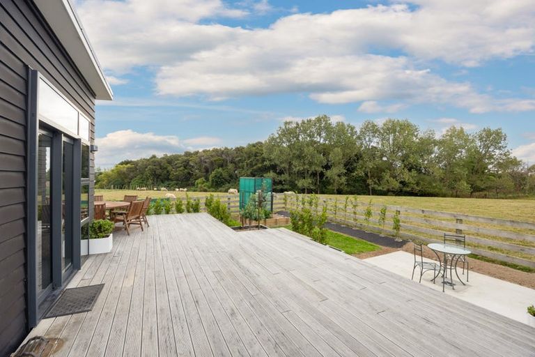 Photo of property in 567 Lethbridge Road, Halcombe, 4775