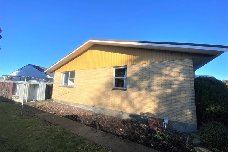 Photo of property in 2/26 Gladson Avenue, Sockburn, Christchurch, 8042