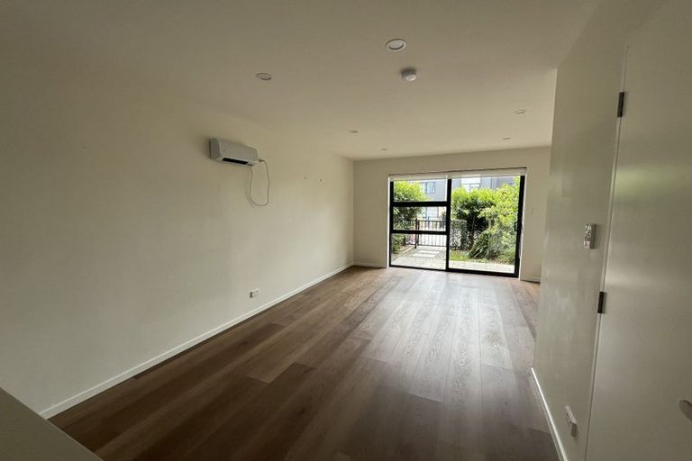 Photo of property in 22 Jabuka Street, Glen Eden, Auckland, 0602