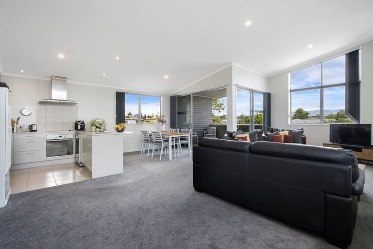 Photo of property in 27 Tory Way, Omokoroa, 3114