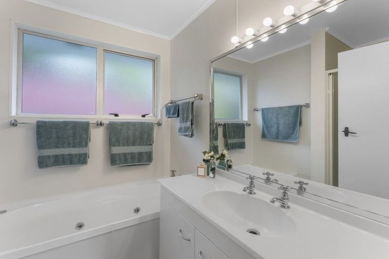 Photo of property in 53 Waipounamu Drive, Kelson, Lower Hutt, 5010