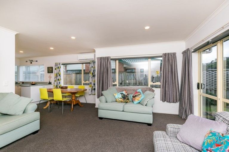 Photo of property in Miramar Villas, 12/6 Brussels Street, Miramar, Wellington, 6022