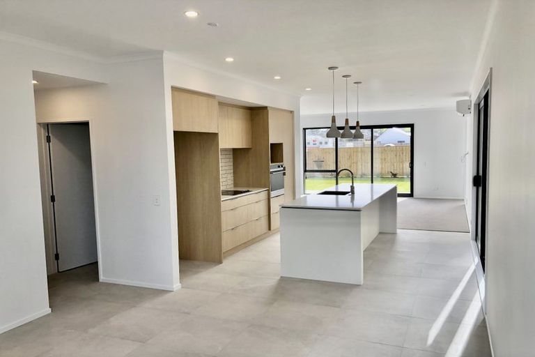 Photo of property in 34 Cambie Avenue, Red Beach, 0932