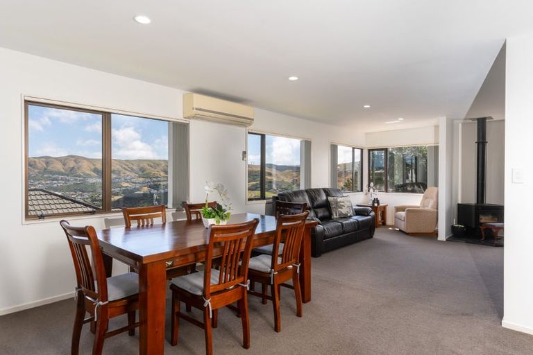 Photo of property in 7 Trinidad Crescent, Grenada Village, Wellington, 6037