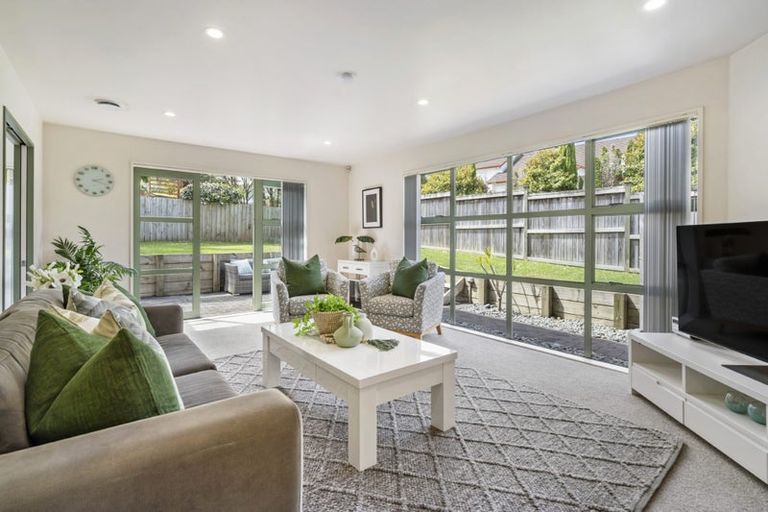 Photo of property in 15 Arirang Rise, Pinehill, Auckland, 0632