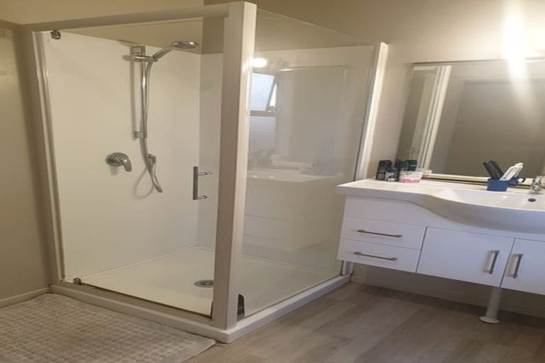 Photo of property in 121 Renown Road, Raumati South, Paraparaumu, 5032