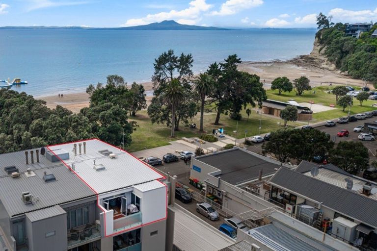Photo of property in Esplanade Apartments, 9/16 Beach Front Lane, Browns Bay, Auckland, 0630