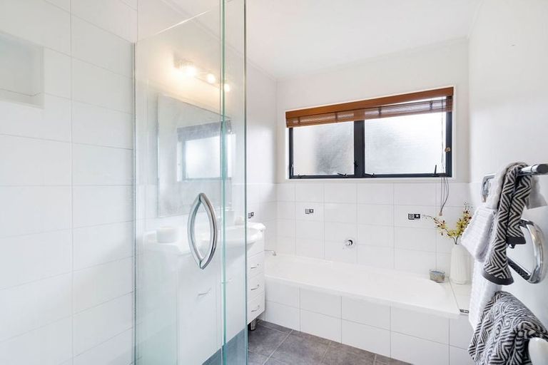 Photo of property in 8 Brixton Road, Manly, Whangaparaoa, 0930