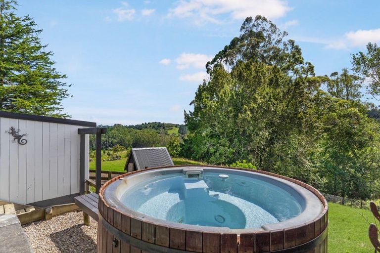 Photo of property in 94 Ara-kotinga, Whitford, Manurewa, 2576