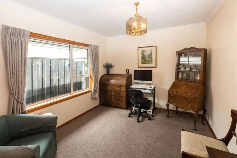 Photo of property in 1a Ludecke Place, Sockburn, Christchurch, 8042