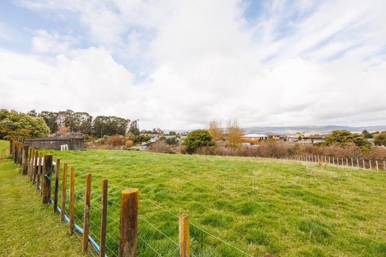 Photo of property in 25 Schnell Drive, Kelvin Grove, Palmerston North, 4414