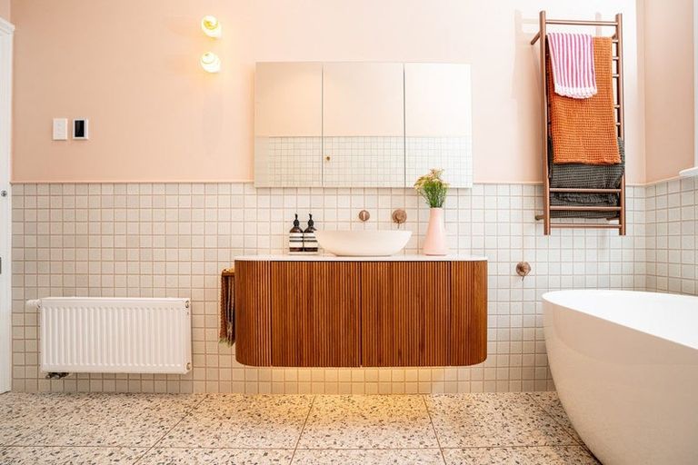 Photo of property in 18 Lawrence Street, Newtown, Wellington, 6021