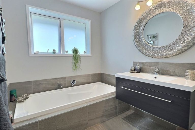 Photo of property in 36 Wai Terrace, Wharewaka, Taupo, 3330