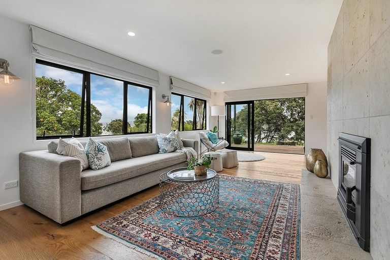 Photo of property in 28 Valhalla Drive, Beach Haven, Auckland, 0626