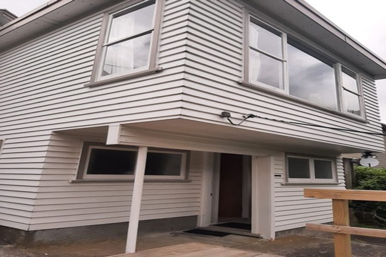 Photo of property in 100 Kelburn Parade, Kelburn, Wellington, 6012