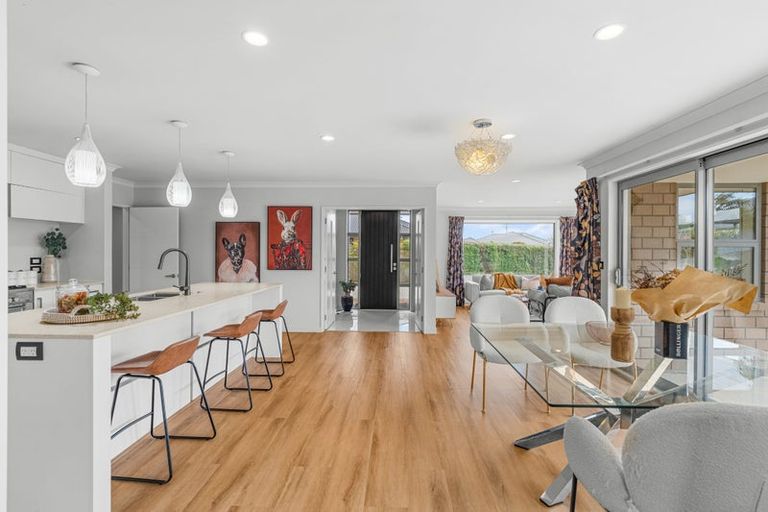 Photo of property in 8 Constance Place, Aidanfield, Christchurch, 8025