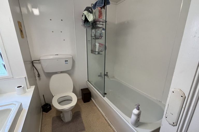 Photo of property in 86 Salamanca Road, Kelburn, Wellington, 6012