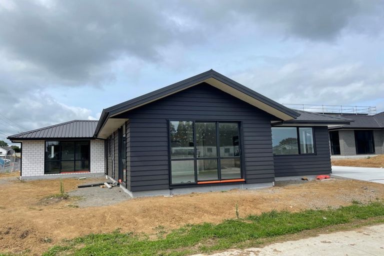 Photo of property in 1 Vogue Circle, Vogeltown, New Plymouth, 4310