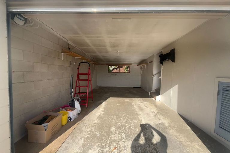 Photo of property in 2/6 Philson Terrace, Browns Bay, Auckland, 0630