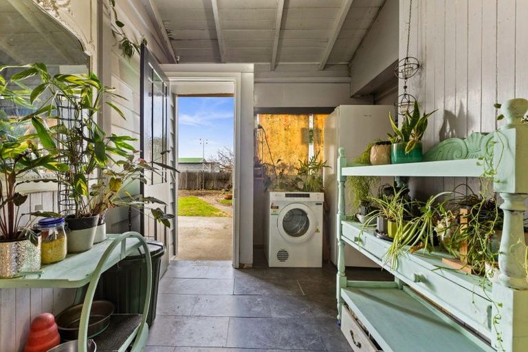 Photo of property in 18 Lee Road, Taradale, Napier, 4112