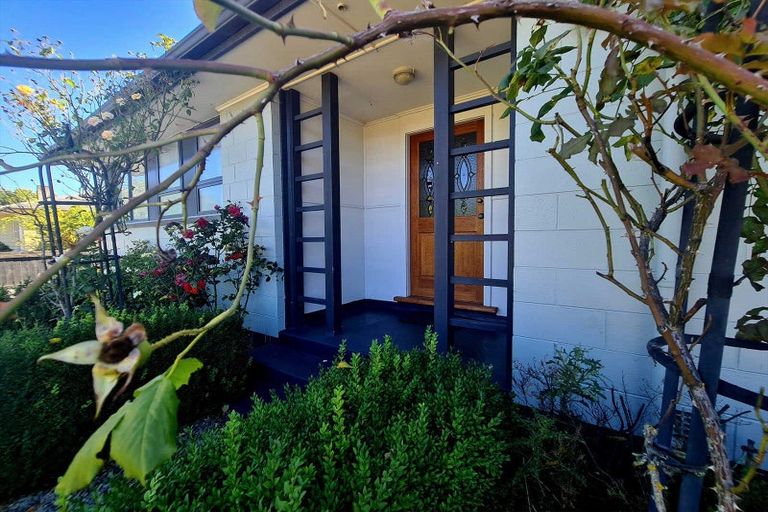 Photo of property in 6 Azalea Close, Templeton, Christchurch, 8042