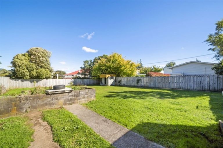 Photo of property in 47 Victoria Street, Kaponga, Hawera, 4679