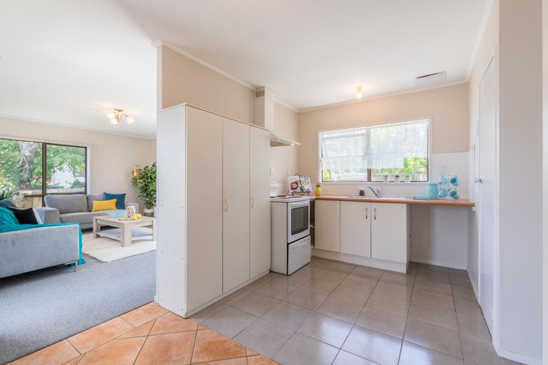 Photo of property in 105 Moire Road, West Harbour, Auckland, 0618