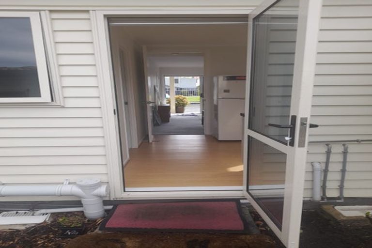 Photo of property in 1409 Whangaparaoa Road, Army Bay, Whangaparaoa, 0930