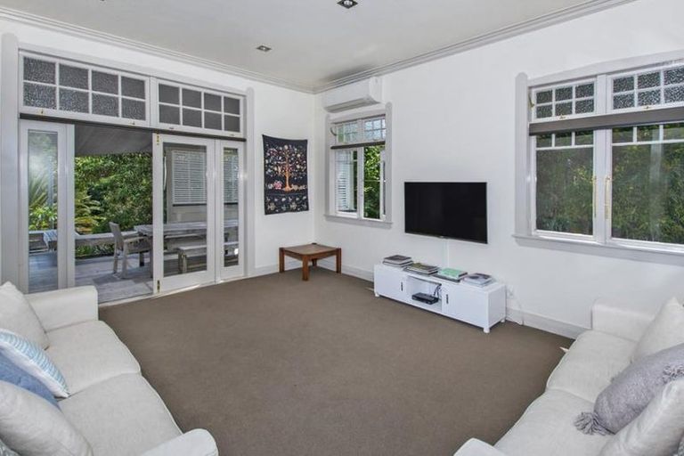 Photo of property in 8 School Lane, Regent, Whangarei, 0112
