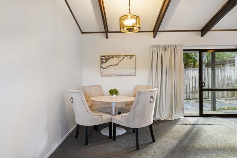 Photo of property in 1/729 Swanson Road, Swanson, Auckland, 0612