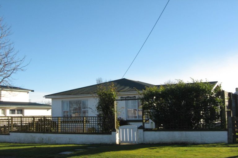 Photo of property in 16 Mary Street, Winton, 9720