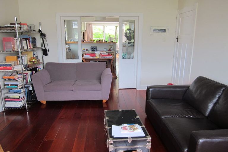 Photo of property in 73 Standen Street, Karori, Wellington, 6012