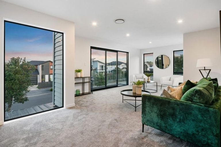 Photo of property in 12 Tawatawa Street, Long Bay, Auckland, 0630