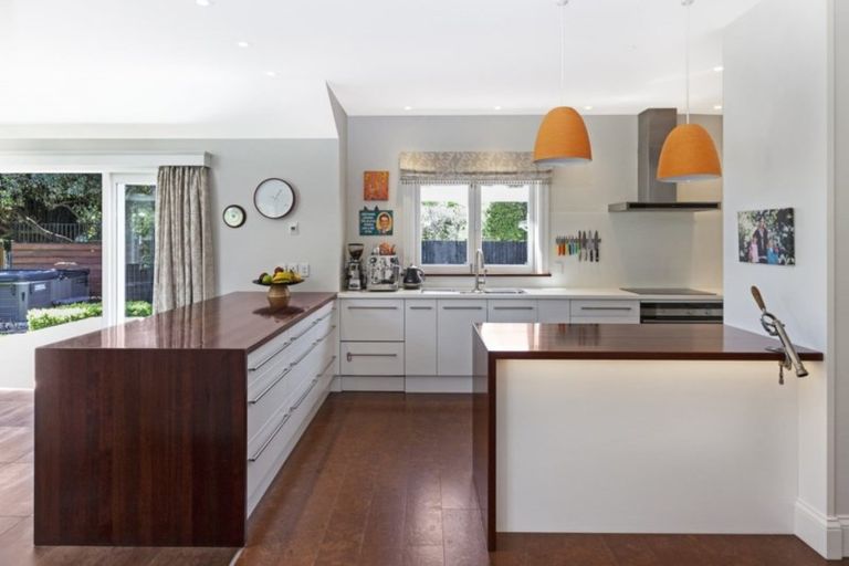 Photo of property in 27 Glandovey Road, Fendalton, Christchurch, 8052