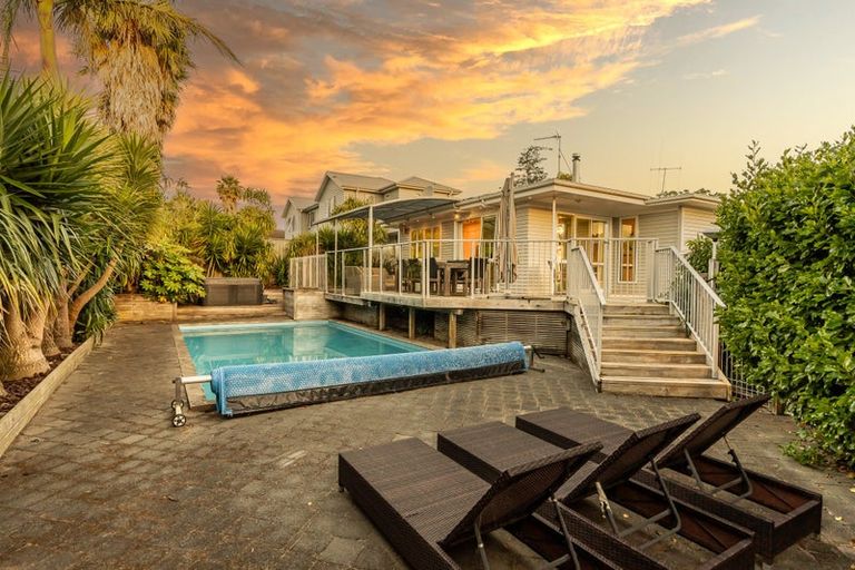 Photo of property in 10 Prescott Place, Hillcrest, Hamilton, 3216