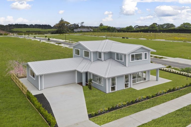 Photo of property in 35 Hayfield Way, Karaka, Papakura, 2113
