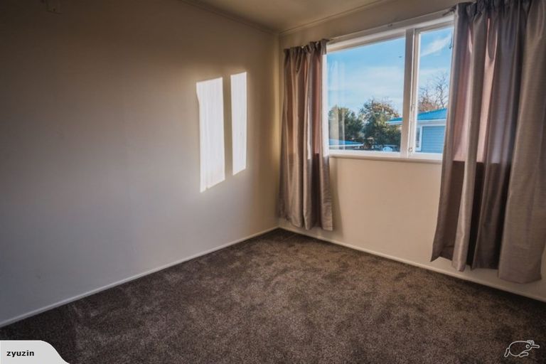 Photo of property in 21 Mcquarrie Avenue, Wattle Downs, Auckland, 2103