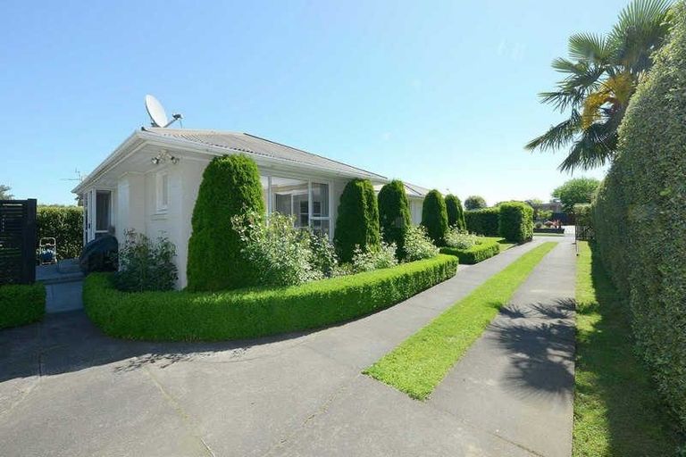 Photo of property in 8 Yardley Street, Avonhead, Christchurch, 8042