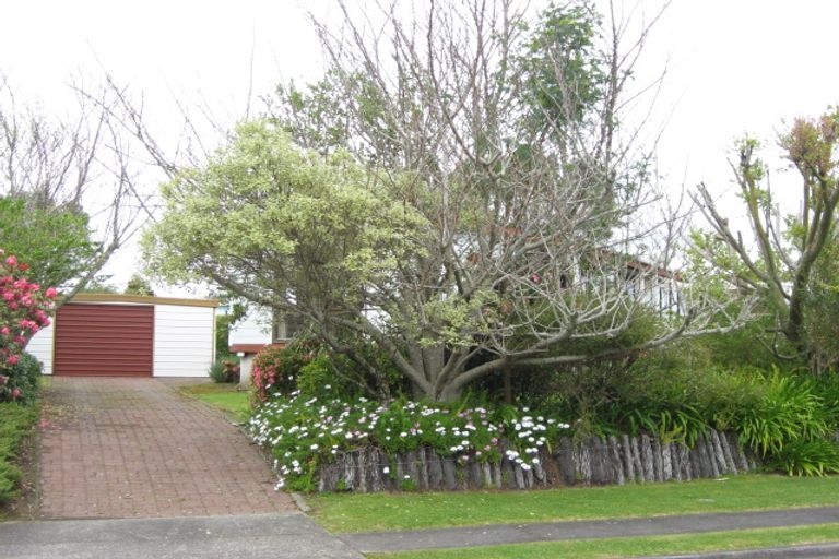 Photo of property in 2 Honnor Place, Hurdon, New Plymouth, 4310