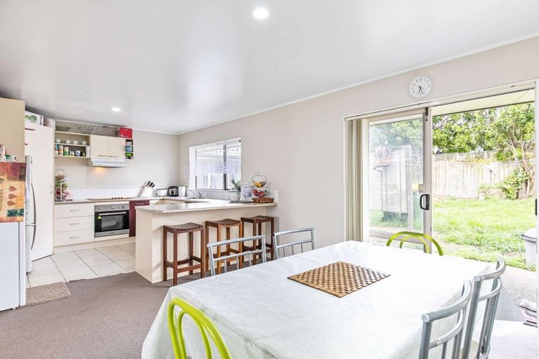 Photo of property in 57 Bellville Drive, Clendon Park, Auckland, 2103