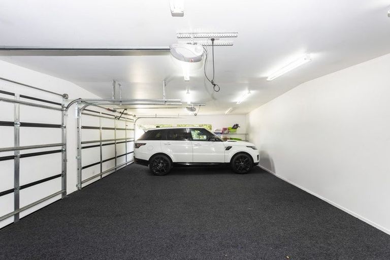 Photo of property in 107 Gardiners Road, Harewood, Christchurch, 8051